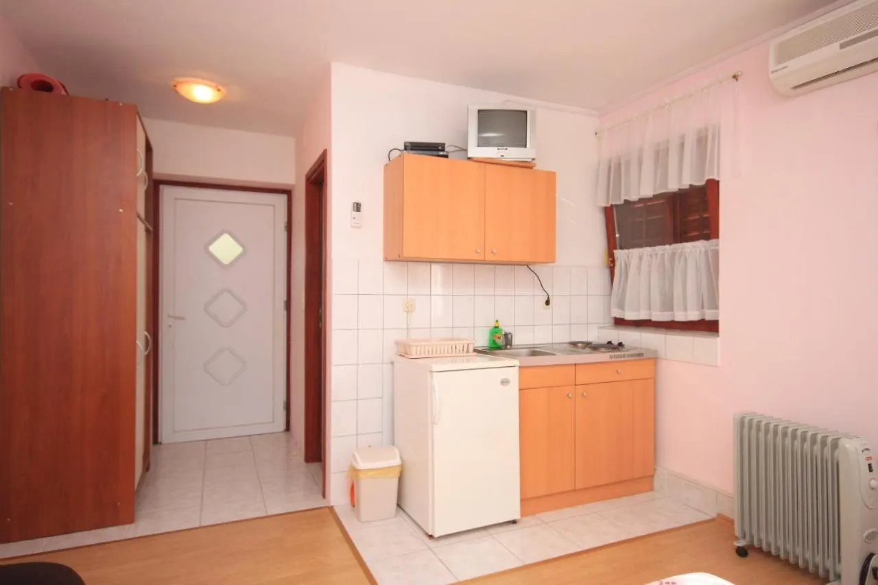 Apartments By The Sea Kali, Ugljan - 8202