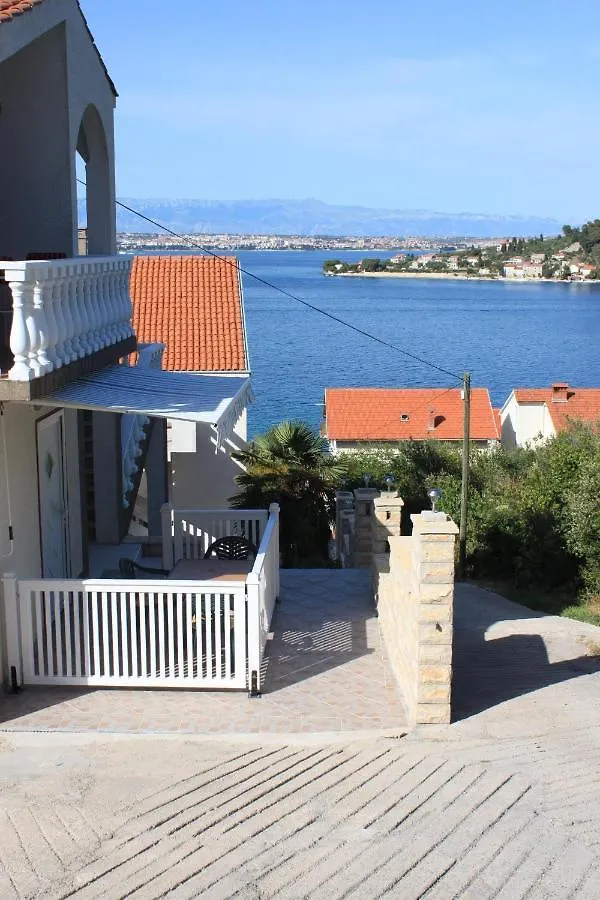 Apartments By The Sea Kali, Ugljan - 8202 0*, Kali Croatia